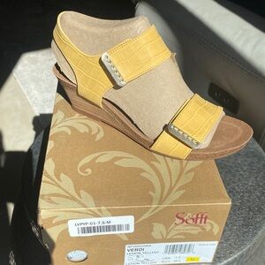 Sofft Yellow Verdi sandals 7.5
